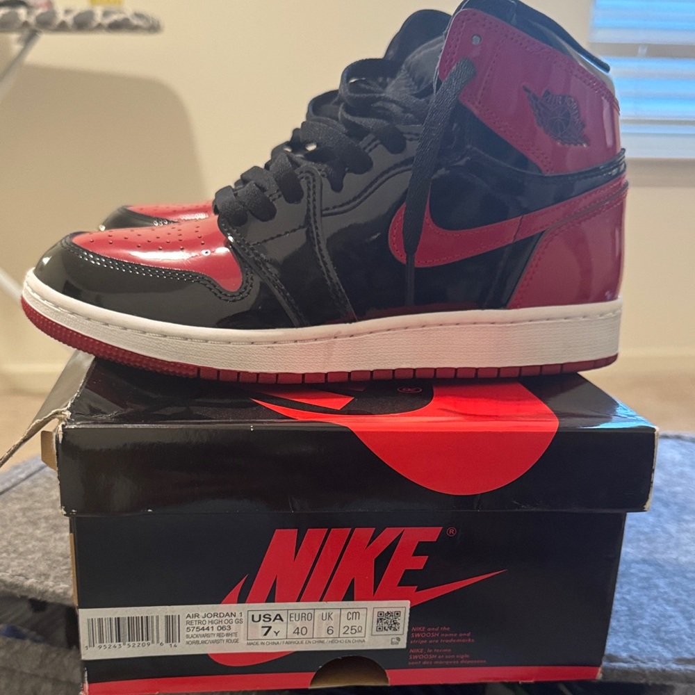 Nike Air Jordan 1 High Black Red